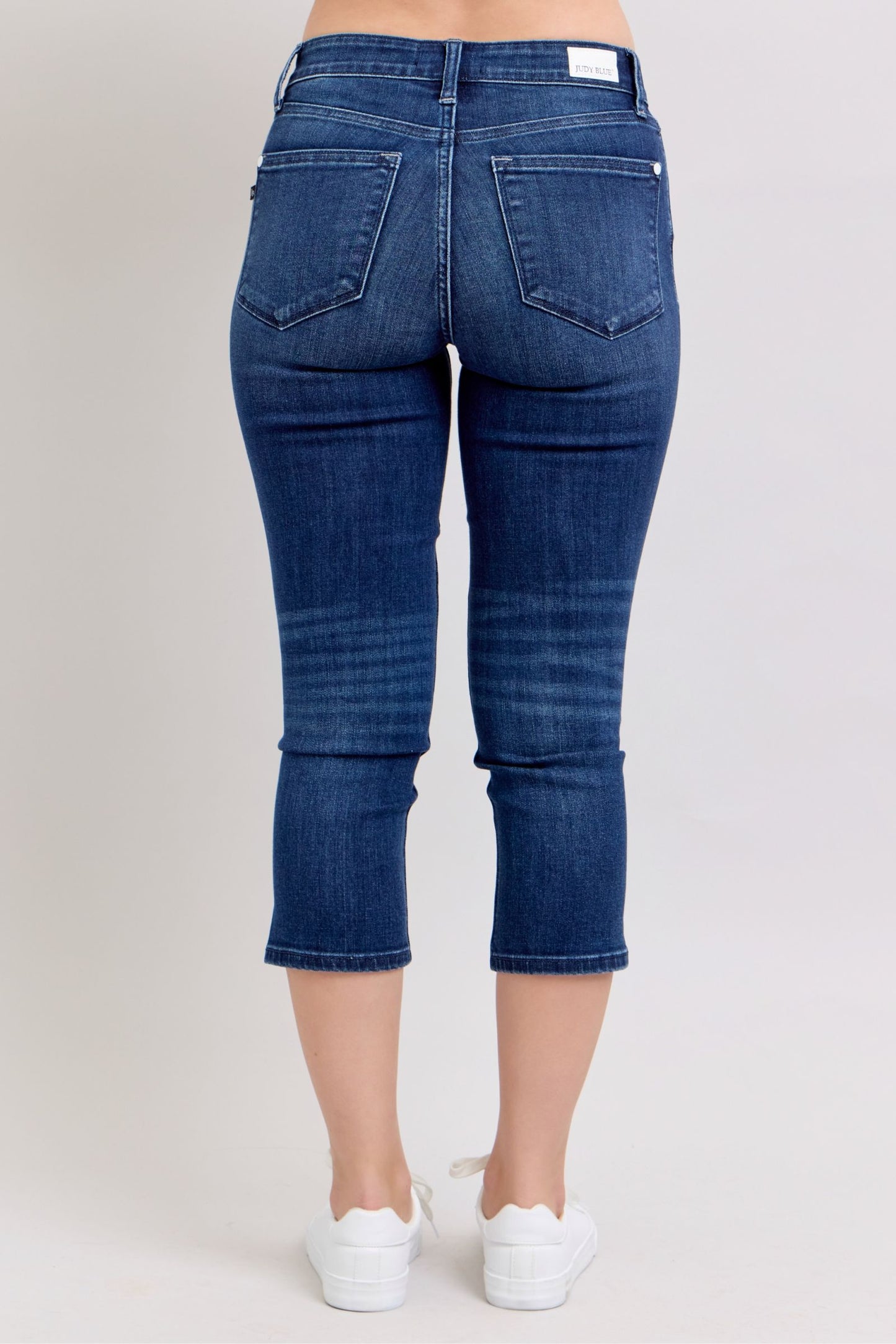 Judy blue capri mid rise jeans