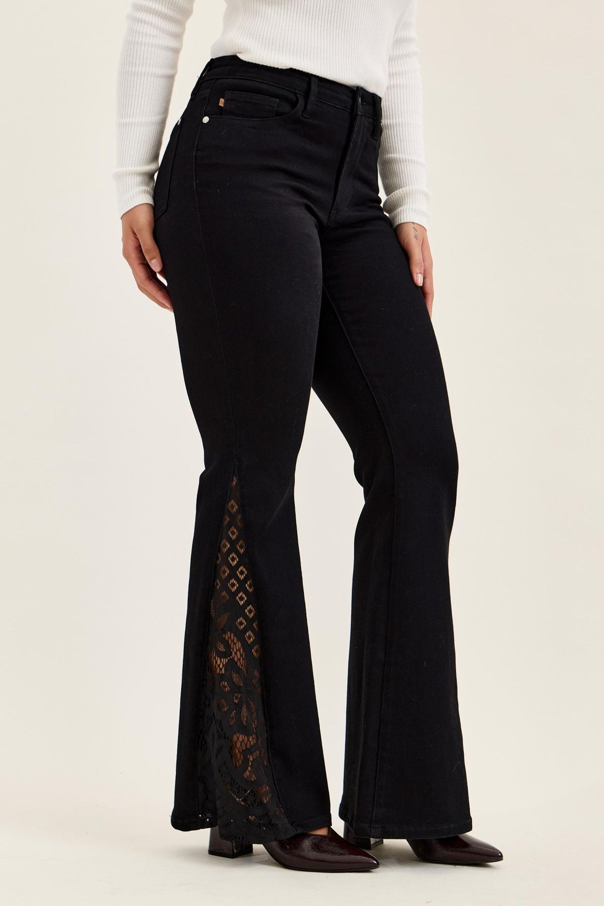 Lace, flare detail black midrise Judy blue jeans
