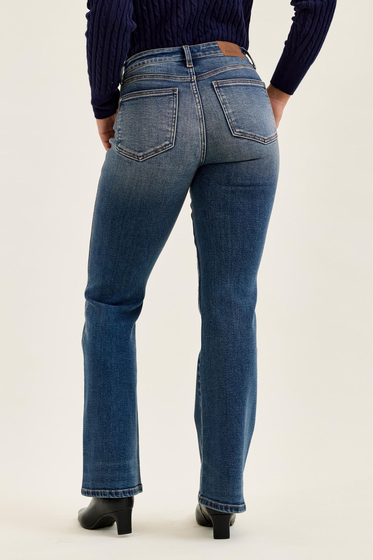 Bootcut midrise Judy blue jeans