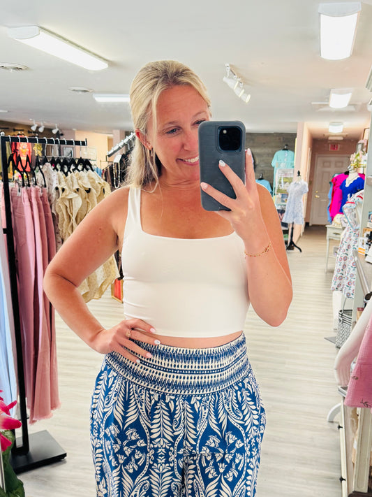 Double layered white tank