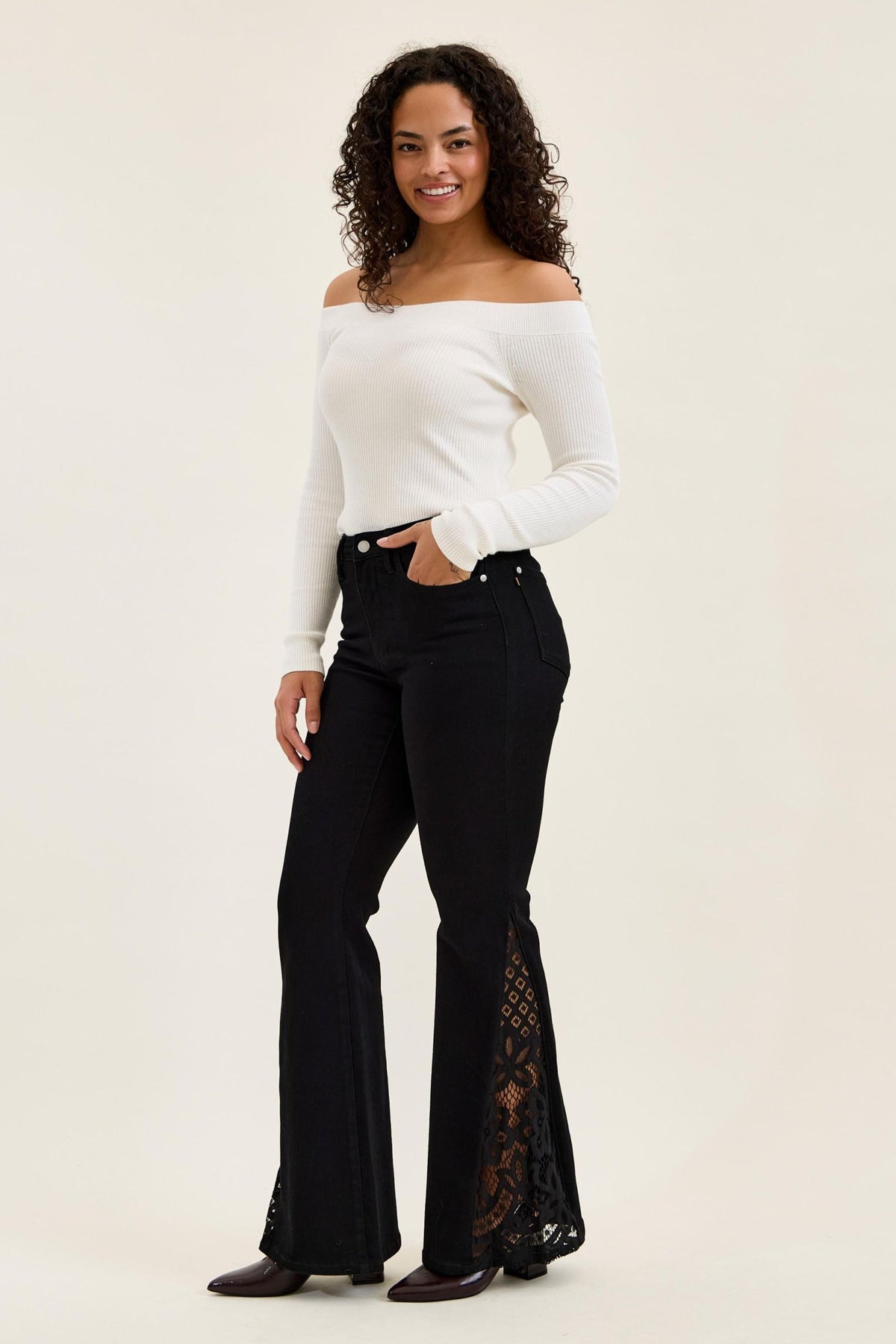 Lace, flare detail black midrise Judy blue jeans