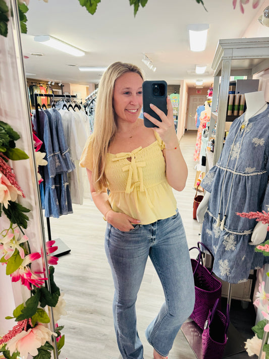 Daffodil yellow top