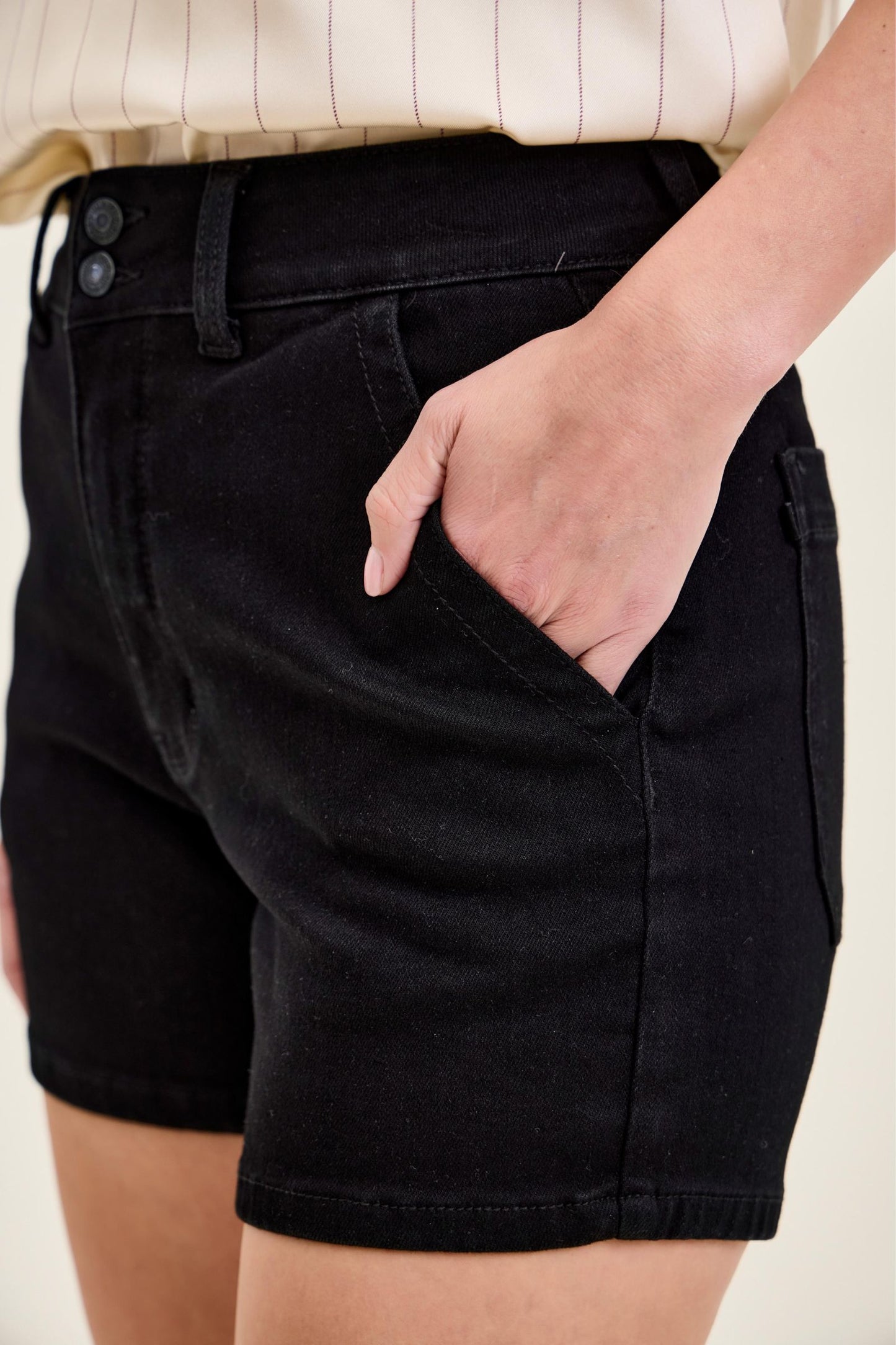 Judy blue trouser shorts black